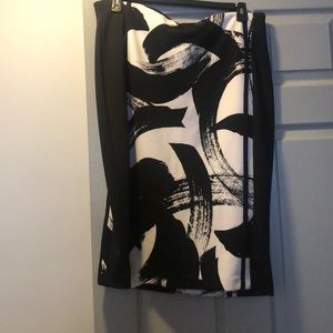 Women’s black and white skirt